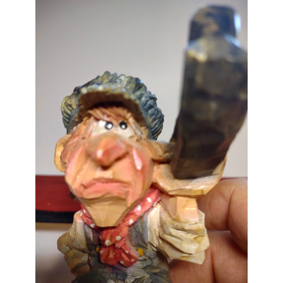 Spit N Whittle Bottle Stopper Worker Man In Overalls Holds Beam Chris Hammack - Picture 6 of 6